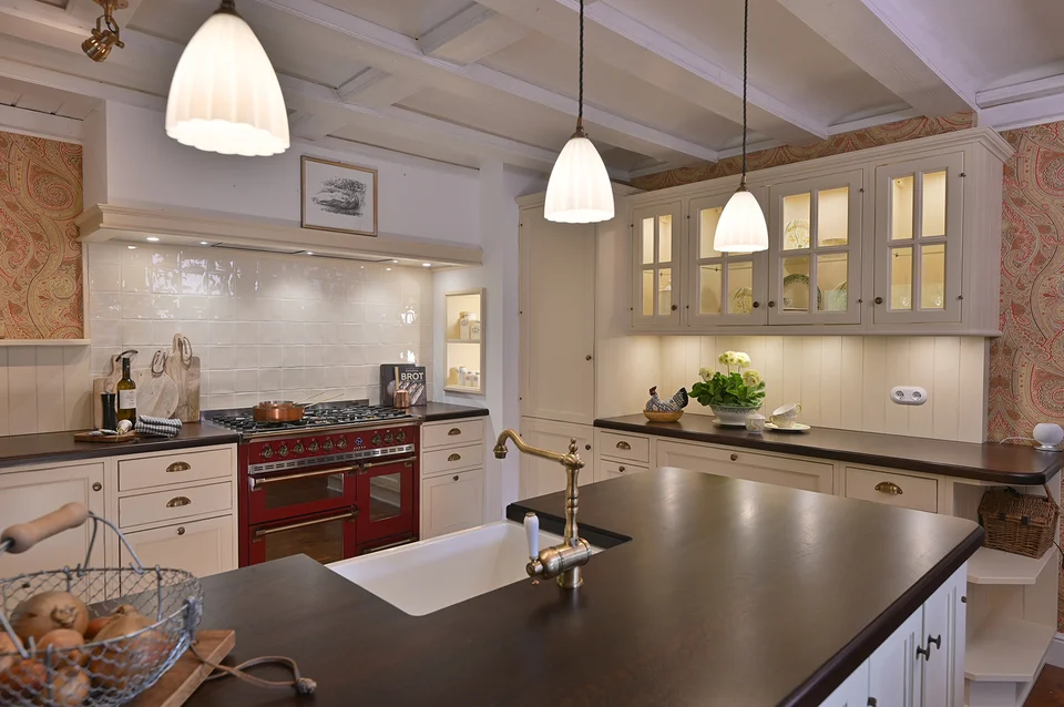 Küchenzeile in gemütlicher Küche